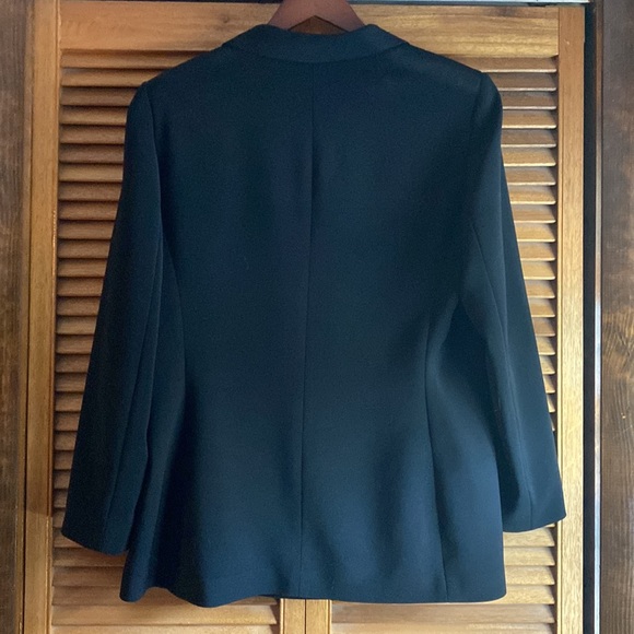 Le Suit Blazer - black fitted “Collections for Le Suit” ladies lined blazer. - Picture 2 of 2